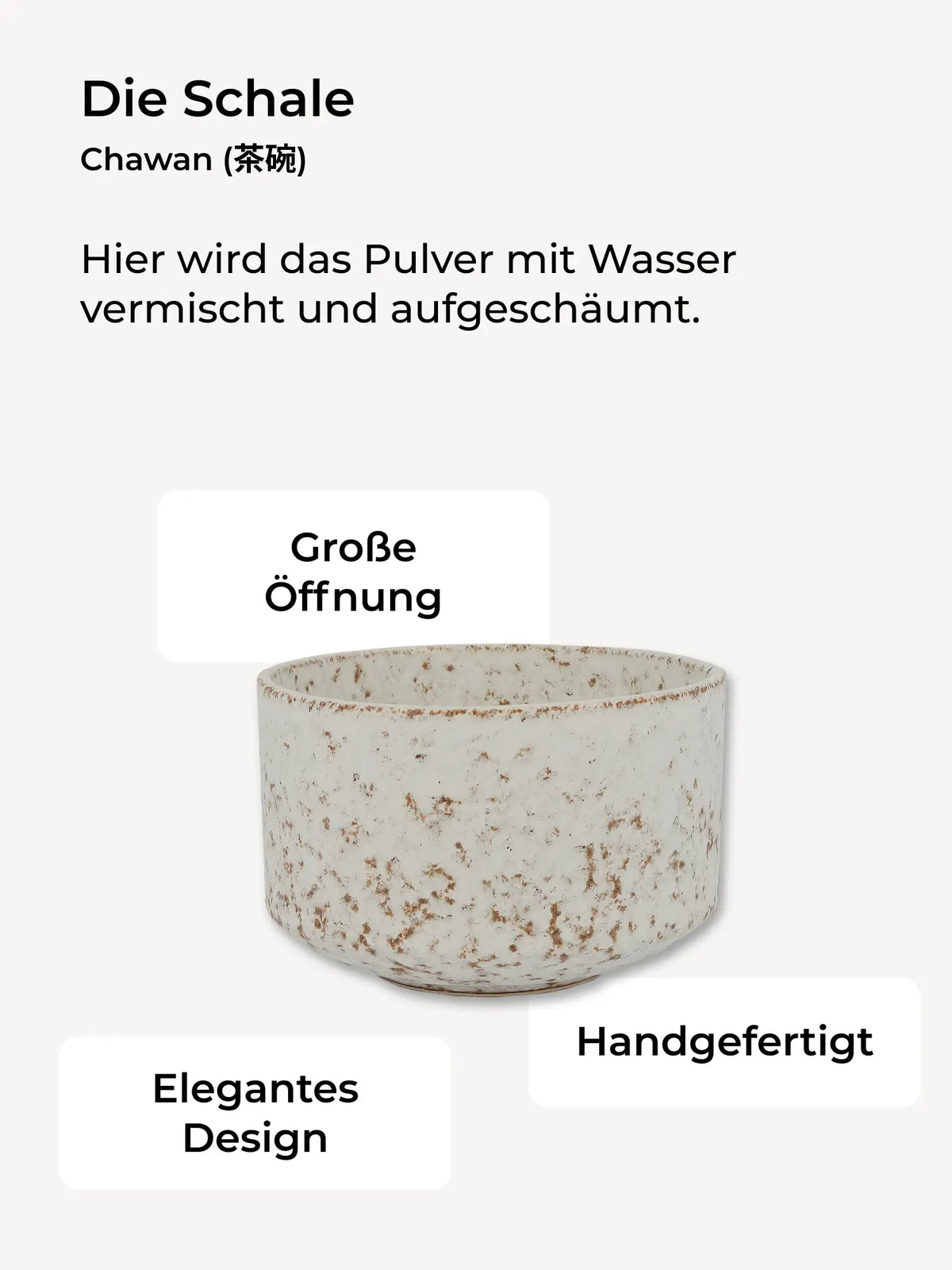 Handgemachte Chawan-Schale mit großer Öffnung und beigem, braun gesprenkeltem Design für Teepulver.